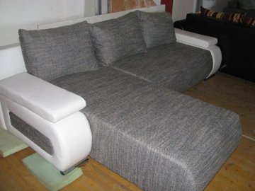 Rozkládací kožená sedačka s odkládacím prostorem | Kvalitní a levný nábytek z outletu, bazar nábytku | Euronábytek Praha