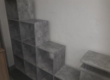 Vysoká bílá skříň se dvěma šuplíky | Kvalitní a levný nábytek z outletu, bazar nábytku | Euronábytek Praha