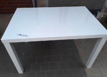 Jídelní stůl + 2x lavice | Kvalitní a levný nábytek z outletu, bazar nábytku | Euronábytek Praha